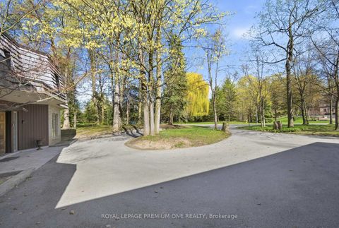 Photo 17 at 72 Golf Avenue, East Woodbridge, Vaughan