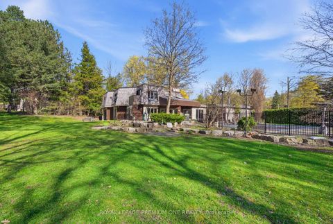 Photo 25 at 72 Golf Avenue, East Woodbridge, Vaughan