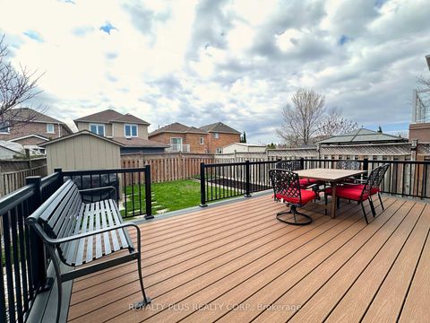 Photo 12 at 156 Villandry Crescent, Maple, Vaughan