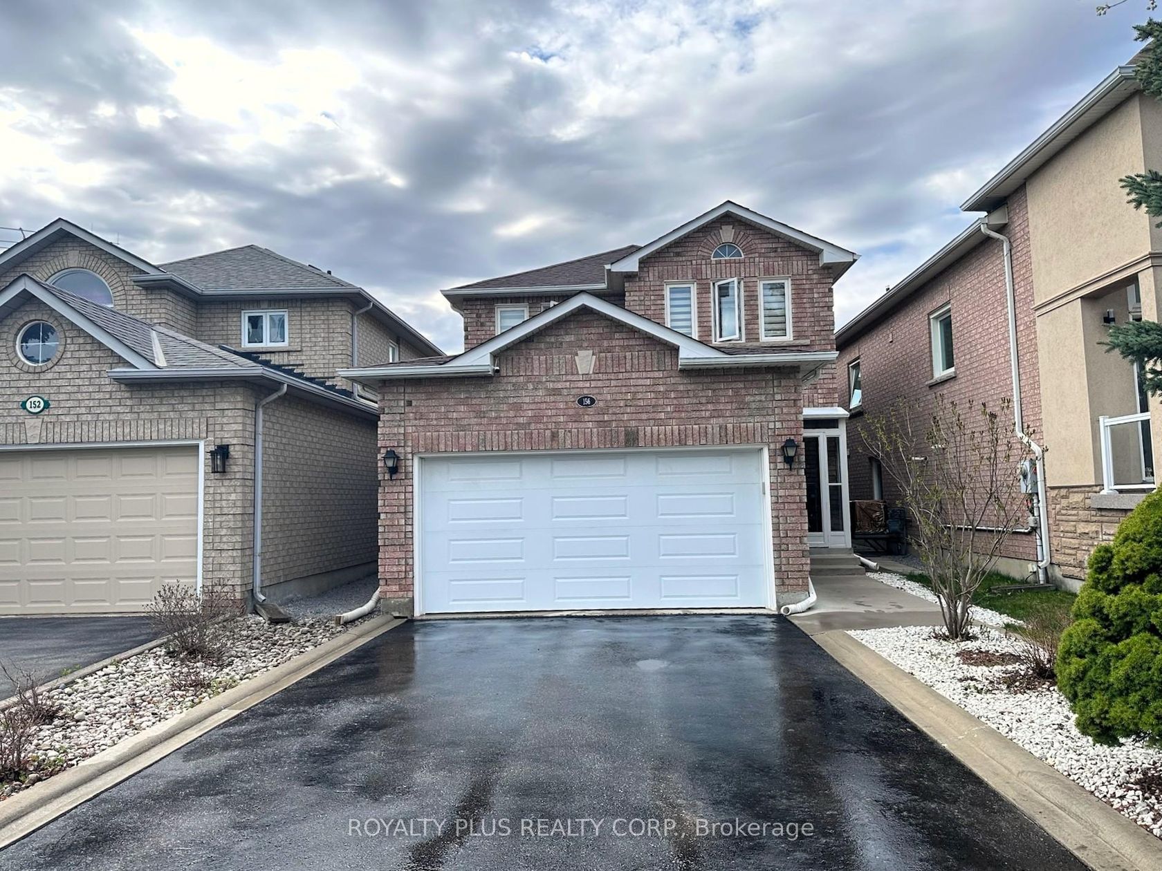 156 Villandry Crescent, Maple, Vaughan photo number 2