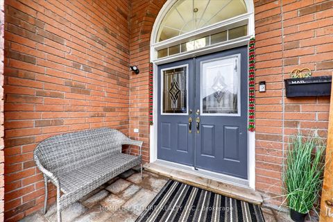 Photo 3 at 24 Turtledove Grove, Rouge E11, Toronto