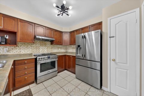 Photo 15 at 24 Turtledove Grove, Rouge E11, Toronto