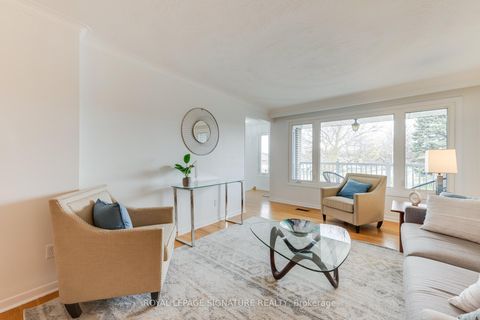 Photo 3 at 124 Edmonton Drive, Pleasant View, Toronto