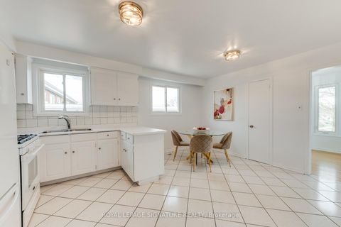 Photo 7 at 124 Edmonton Drive, Pleasant View, Toronto
