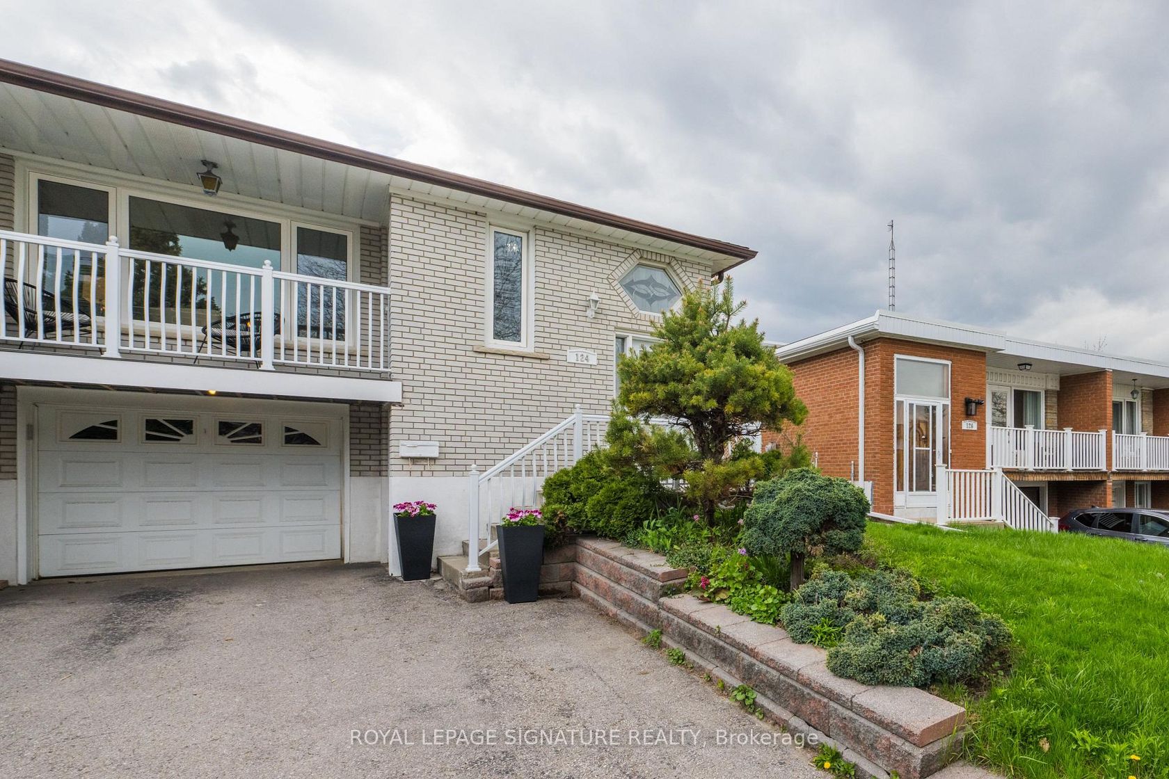 124 Edmonton Drive, Pleasant View, Toronto 