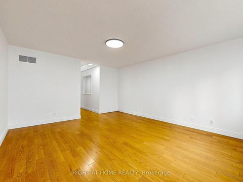 Photo 36 at 1520 - 28 Sommerset Way, Willowdale East, Toronto