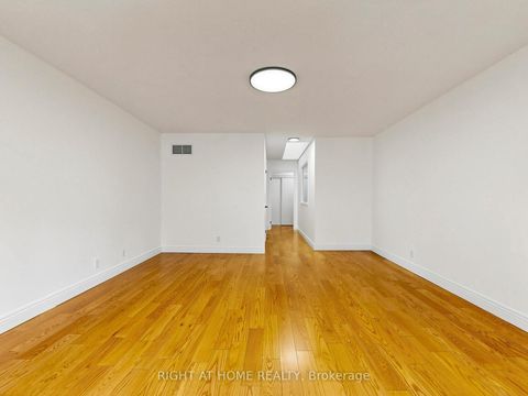 Photo 37 at 1520 - 28 Sommerset Way, Willowdale East, Toronto
