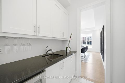 Photo 9 at 319 Torrey Pines Road, Kleinburg, Vaughan