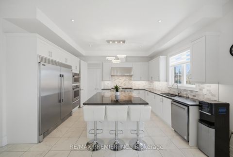Photo 14 at 319 Torrey Pines Road, Kleinburg, Vaughan