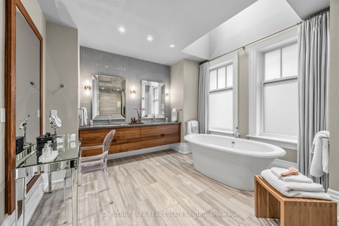 Photo 13 at 94 Walmer Road, Annex, Toronto