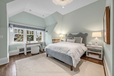 Photo 17 at 94 Walmer Road, Annex, Toronto
