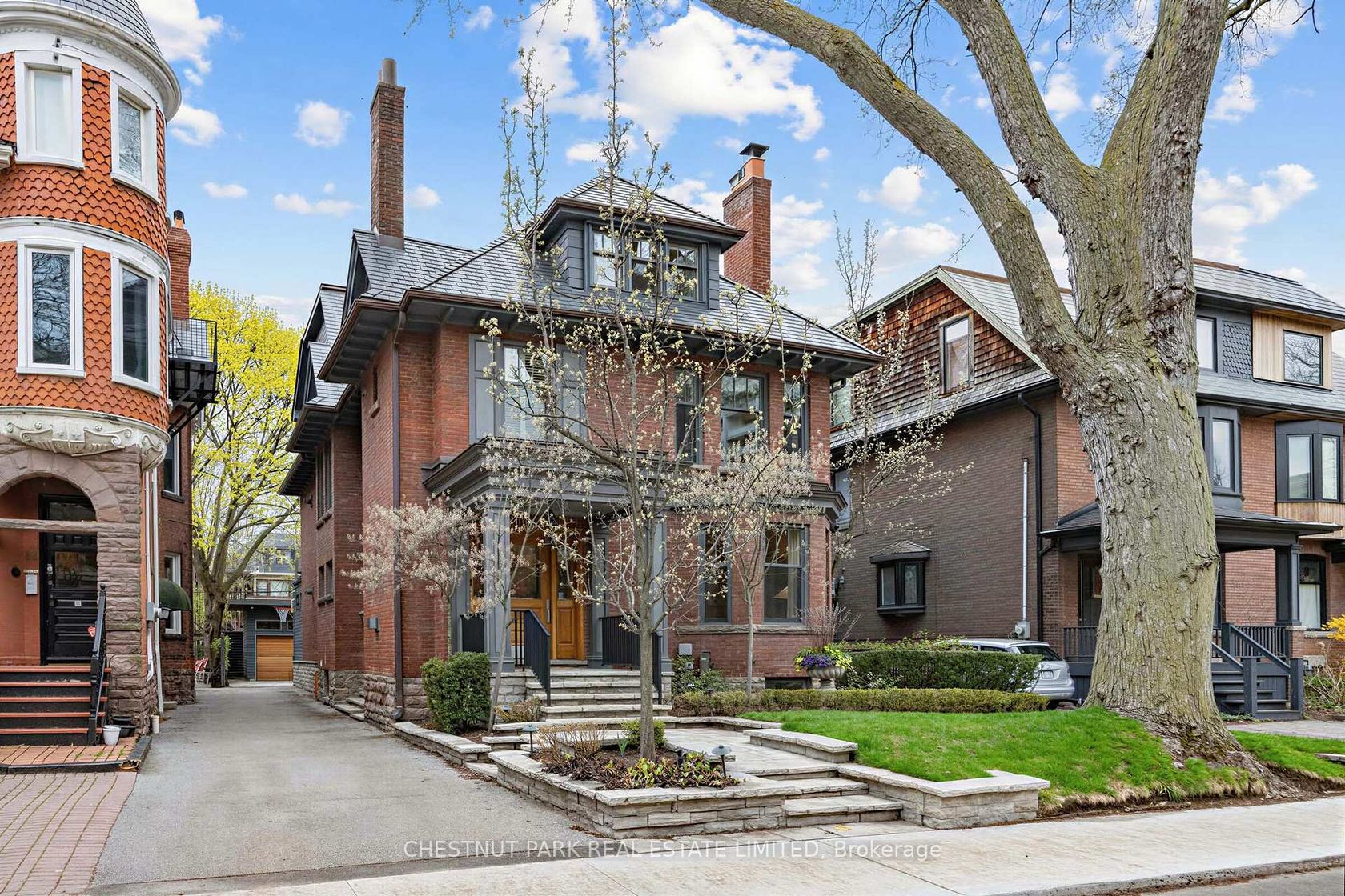 94 Walmer Road, Annex, Toronto by Loree Meneguzzi Real Estate 94 Walmer Road, Annex, Toronto