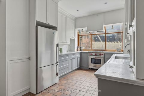 Photo 8 at 18 Tranby Avenue, Annex, Toronto