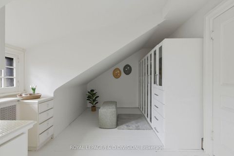 Photo 25 at 18 Tranby Avenue, Annex, Toronto