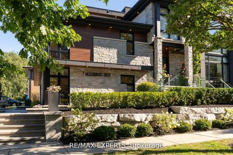 Photo 1 at 7 Woodvalley Drive, Humber Valley, Toronto