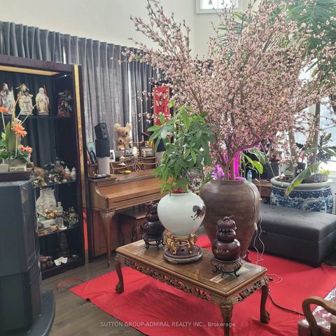 Photo 4 at 78 Pieta Place, Vellore Village, Vaughan