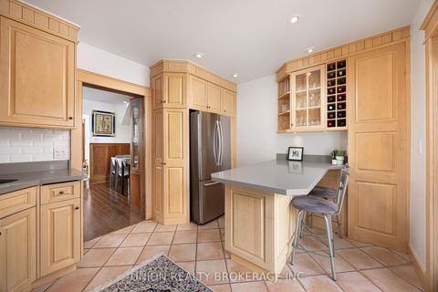 Photo 15 at 154 Blantyre Avenue, Cliffside, Toronto
