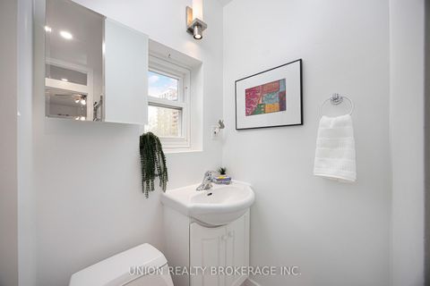 Photo 23 at 154 Blantyre Avenue, Cliffside, Toronto