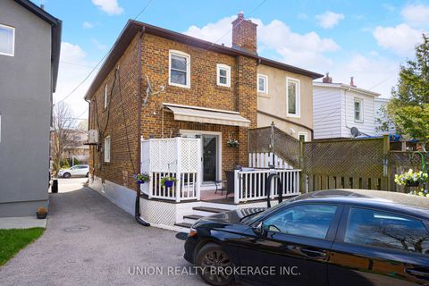 Photo 32 at 154 Blantyre Avenue, Cliffside, Toronto