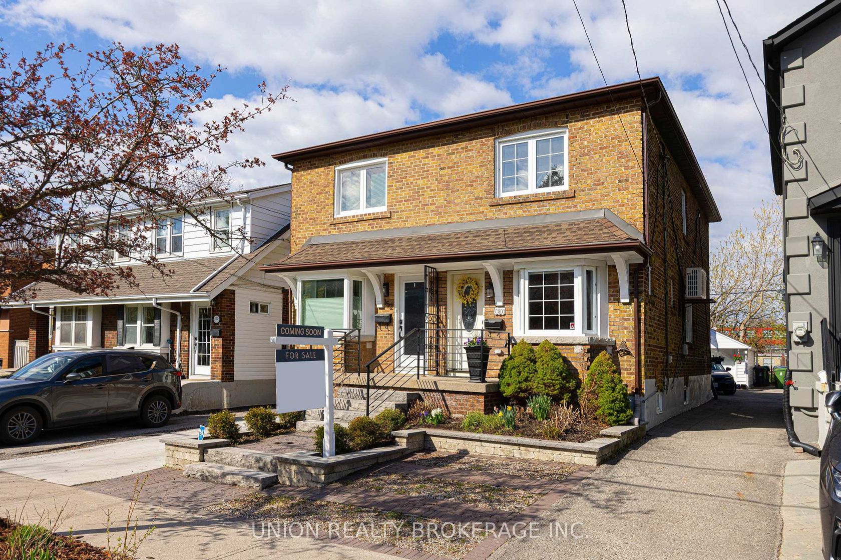154 Blantyre Avenue, Cliffside, Toronto photo number 2