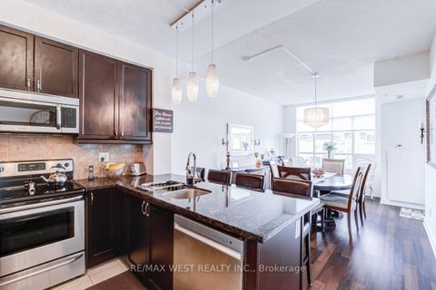 Photo 10 at 230 - 2396 Major MacKenzie Drive W, Maple, Vaughan