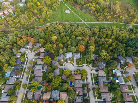 Photo 2 at 20 West Deane Valley Road, West Deane, Toronto