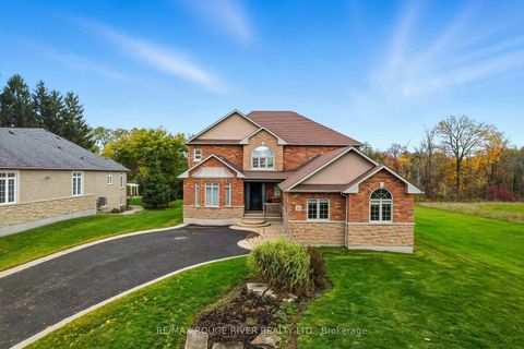 Photo 3 at 30 Hanover Court, Lynde Creek, Whitby