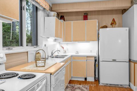 Photo 10 at 228 Pemberton Avenue, Newtonbrook East, Toronto