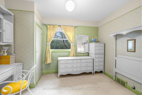 Photo 12 at 228 Pemberton Avenue, Newtonbrook East, Toronto