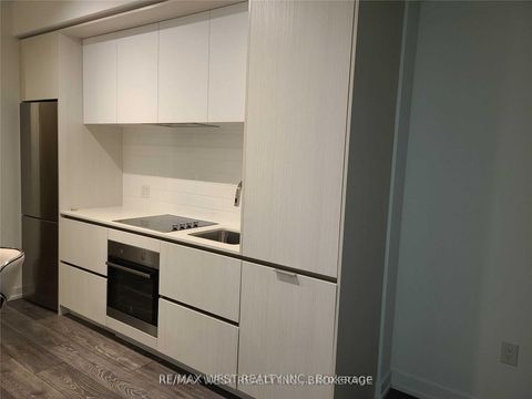 Photo 3 at 1009 - 34 Tubman Street, Regent Park, Toronto