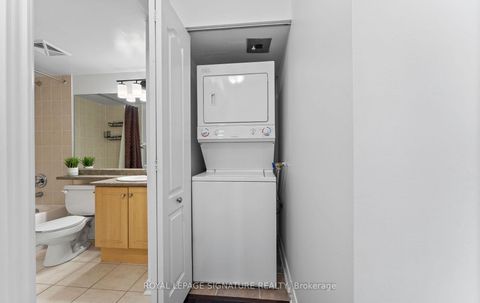 Photo 20 at 1411 - 212 Eglinton Avenue E, Mount Pleasant West, Toronto