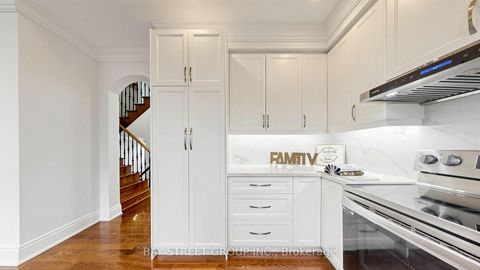 Photo 12 at 97 Zokol Drive, Bayview Northeast, Aurora