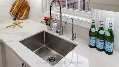 Photo 14 at 97 Zokol Drive, Bayview Northeast, Aurora