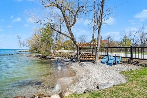 Photo 14 at 415 Lake Drive E, Historic Lakeshore Communities, Georgina