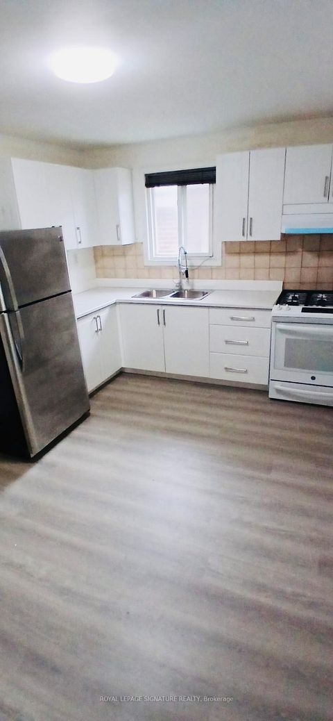 Photo 7 at 237 Pickering Street, Danforth, Toronto