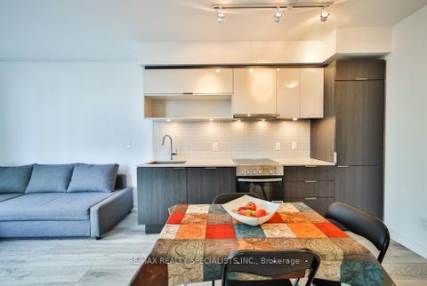 Photo 7 at 404 - 159 Wellesley Street E, South St. James Town, Toronto