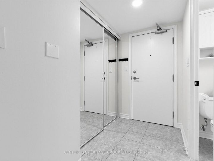 Photo 3 at 703 - 8 Rean Drive, Bayview Village, Toronto