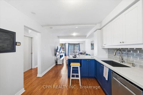 Photo 4 at 14 - 2 Davisbrook Boulevard, Sullivan, Toronto