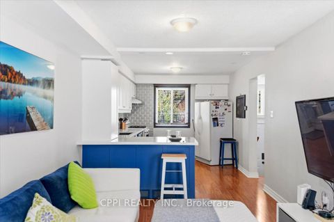 Photo 5 at 14 - 2 Davisbrook Boulevard, Sullivan, Toronto