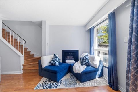 Photo 11 at 14 - 2 Davisbrook Boulevard, Sullivan, Toronto
