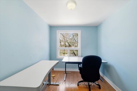 Photo 14 at 14 - 2 Davisbrook Boulevard, Sullivan, Toronto