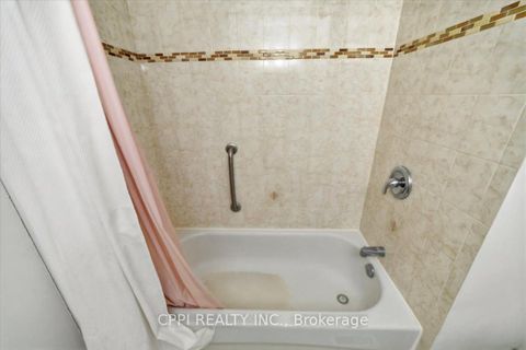 Photo 27 at 14 - 2 Davisbrook Boulevard, Sullivan, Toronto