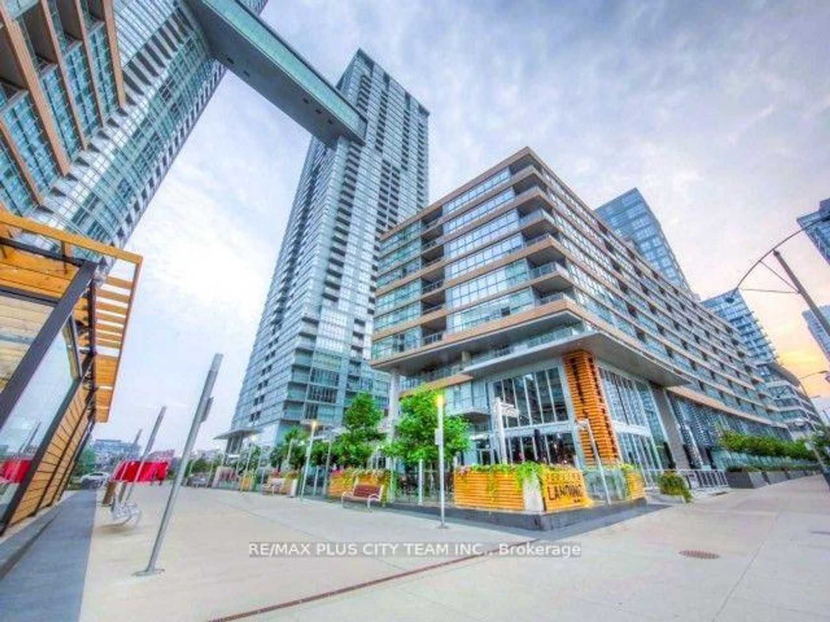 1033 - 15 Iceboat Terrace, Waterfront Communities C1, Toronto photo number 2