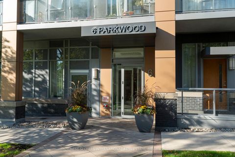 Photo 4 at 303 - 6 Parkwood Avenue, Casa Loma, Toronto