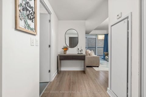 Photo 9 at 303 - 6 Parkwood Avenue, Casa Loma, Toronto