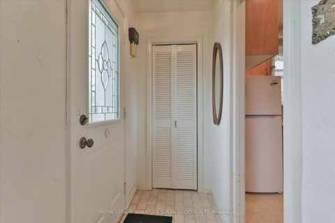 Photo 2 at 45 Joanith Drive, Parkview, Toronto