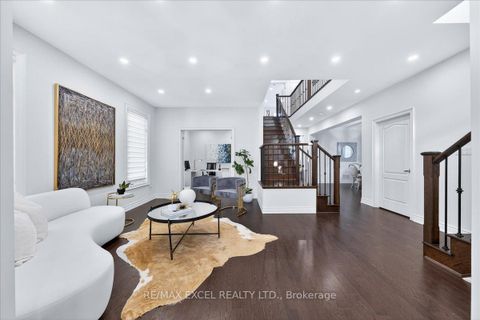 Photo 6 at 10 Deer Pass Road, Sharon, East Gwillimbury