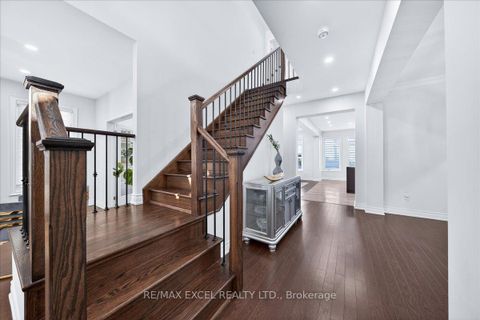 Photo 9 at 10 Deer Pass Road, Sharon, East Gwillimbury