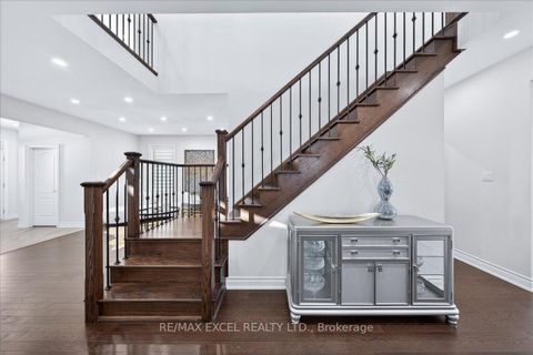Photo 18 at 10 Deer Pass Road, Sharon, East Gwillimbury