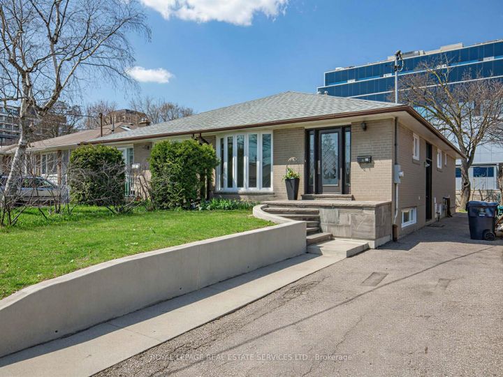 Photo 0 at 44 Caracas Road, Bayview Village, Toronto